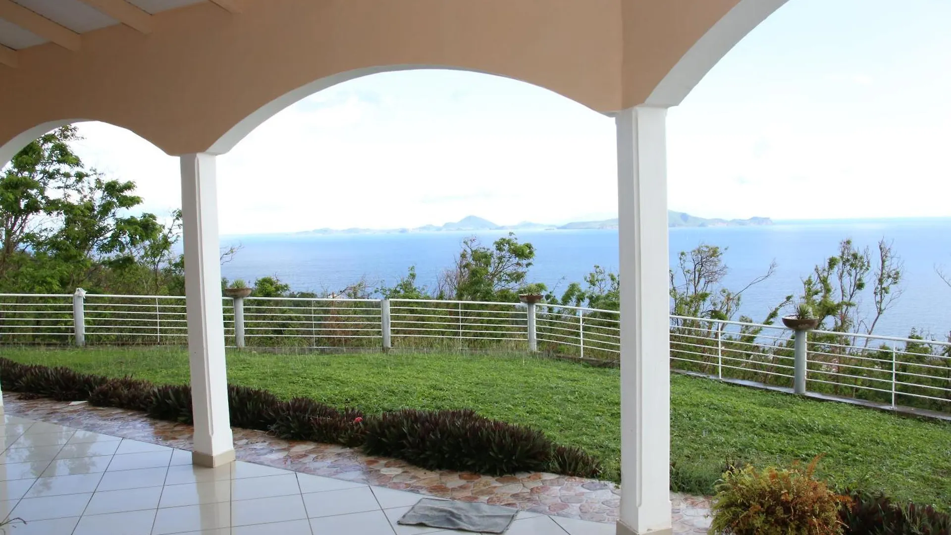 Vila La Mano-Rade Vieux-Fort